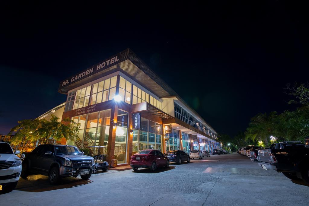 班萱坤塔高尔夫度假酒店 乌汶 外观 照片